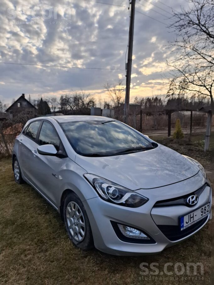 Hyundai Pārdodu ekonomisku un uzticamu auto Hyundai i30. V
