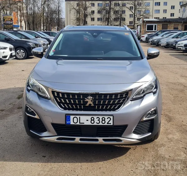 Peugeot Skaists auto tiko ievests no Francijas. Peugeot 30