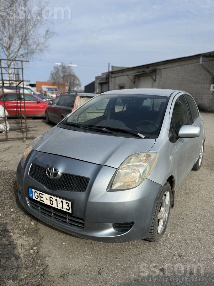 Toyota Pārdodu Toyota yaris 