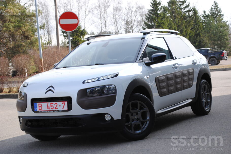 Tikko no Vacījas. Viens saimnieks Vacījā. Citroen C4 Cactus 1.2 i. Pilna kom