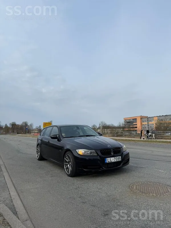 BMW Продаётся ухоженный BMW E91 320d (2009) на механик