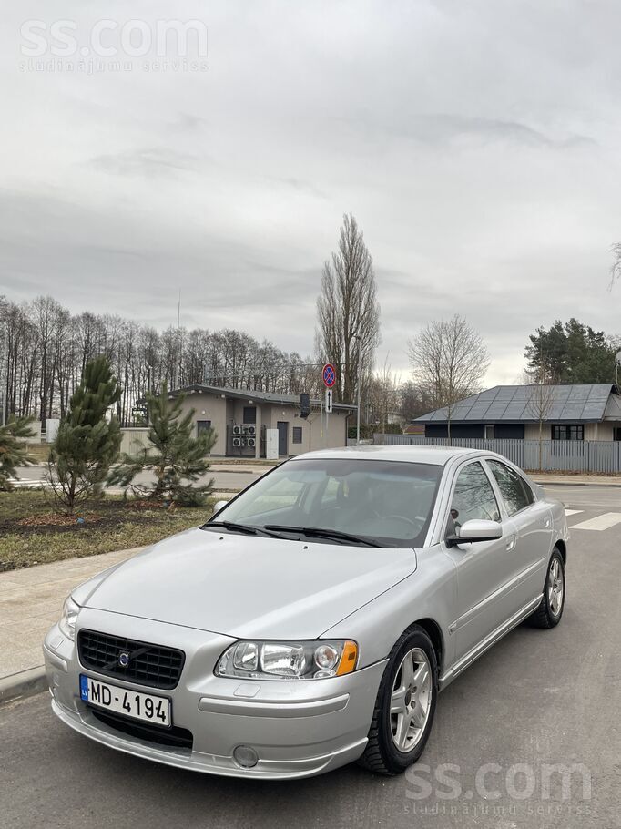 Volvo Pārdodu Volvo 2.4D 136kw manuāli. Auto tehniski la