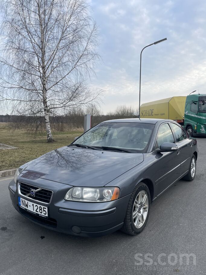 Volvo Pārdodu uzticamu un komfortablu Volvo S60. Auto la