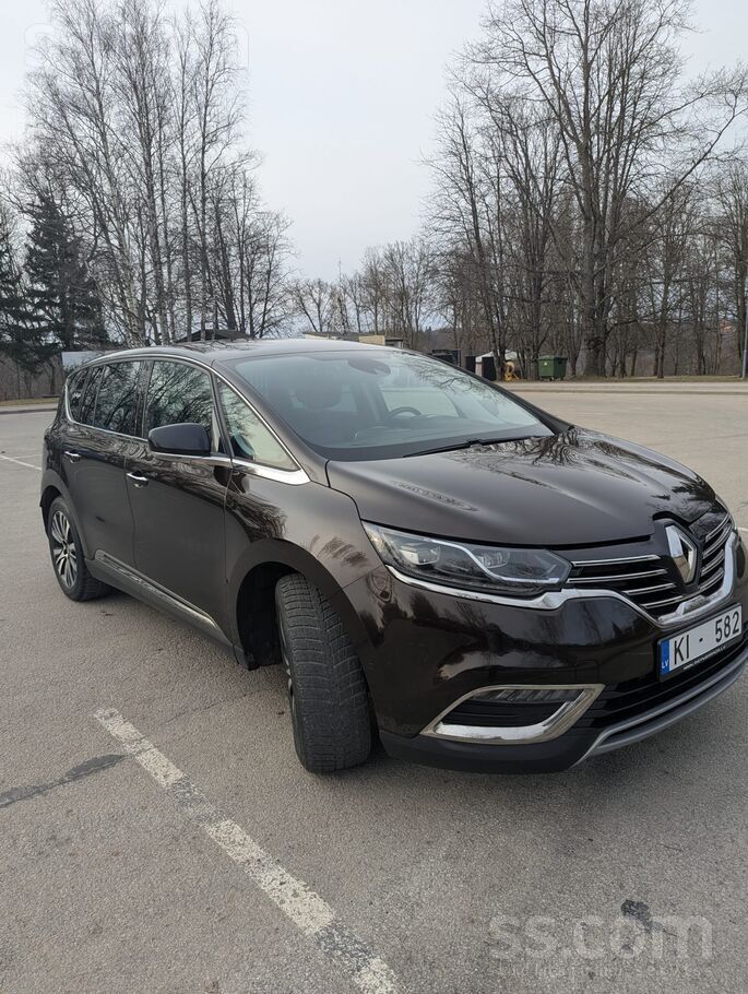 Renault Ģimenes auto luksus komplektācijā (Initiale Paris 