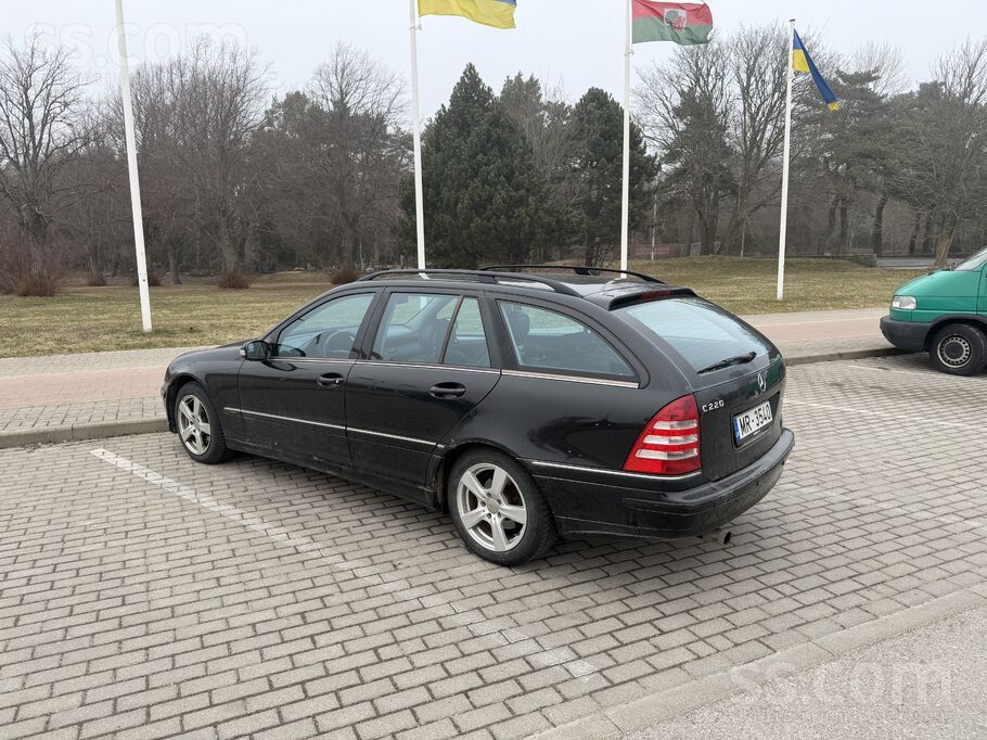 Mercedes Pārdodu facelift c220 ar Melno skati līdz 24.04