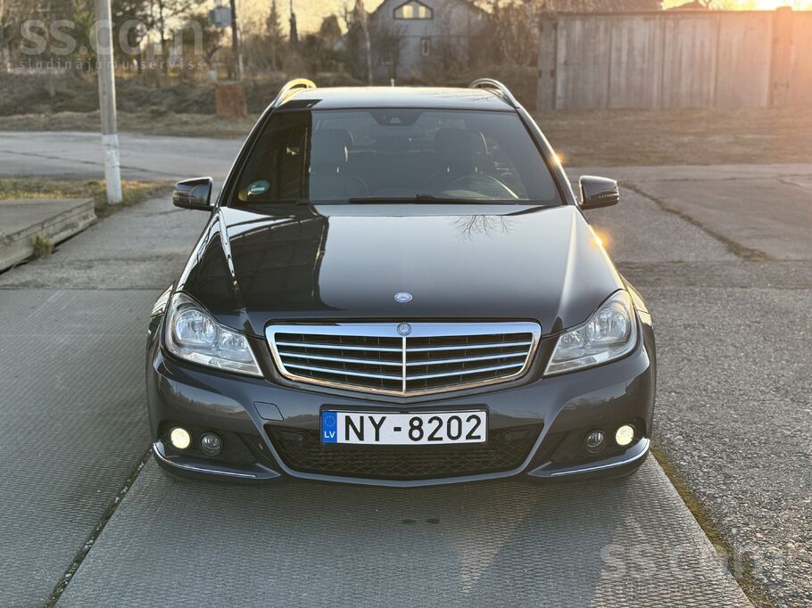 Mercedes C klases Mercedes-Benz. Transporlīdzeklis savā gai