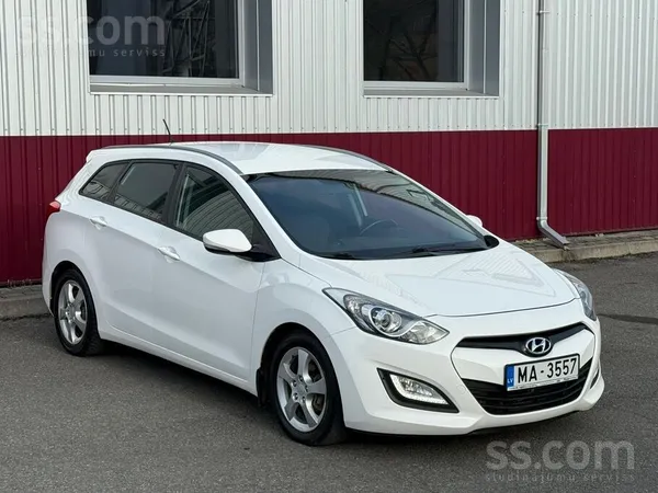 Hyundai Pārdod Hyundai I30 , 1.6 Dīzelis , Mehāniskā ātrum