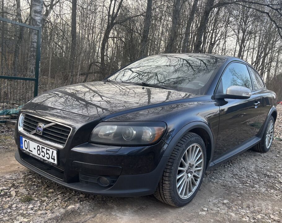 Volvo Pārdošanā c30. Brauc, rūc, bremzē. Ir defekti, aut