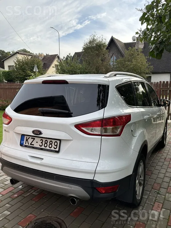 Ford Ford Kuga (2016.g) Melna met. 