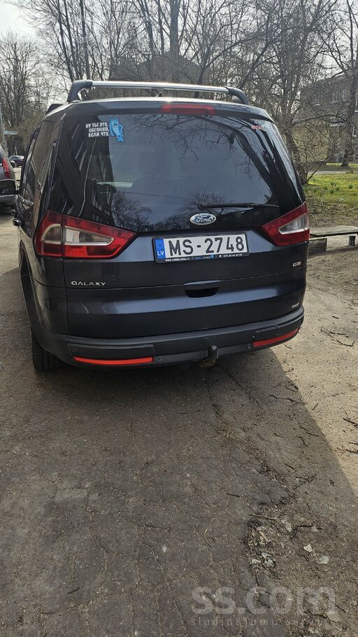 Ford Продаю автомобиль в хорошем состоянии. Только что 