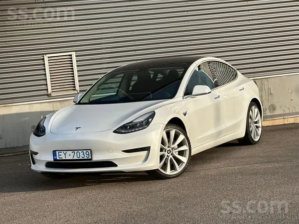 Model 3 Long Range, Tesla garantija, baterijai un motoriem līdz 2027 gadam. 

Auto