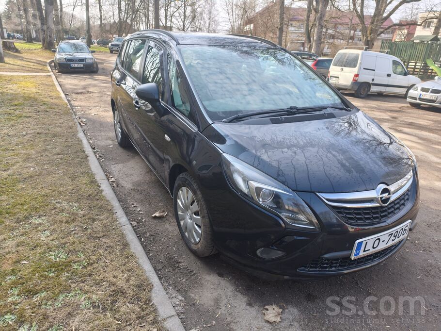 Opel Pārdodu ļoti labā stāvoklī Opel Zafira. Ietilpīgs
