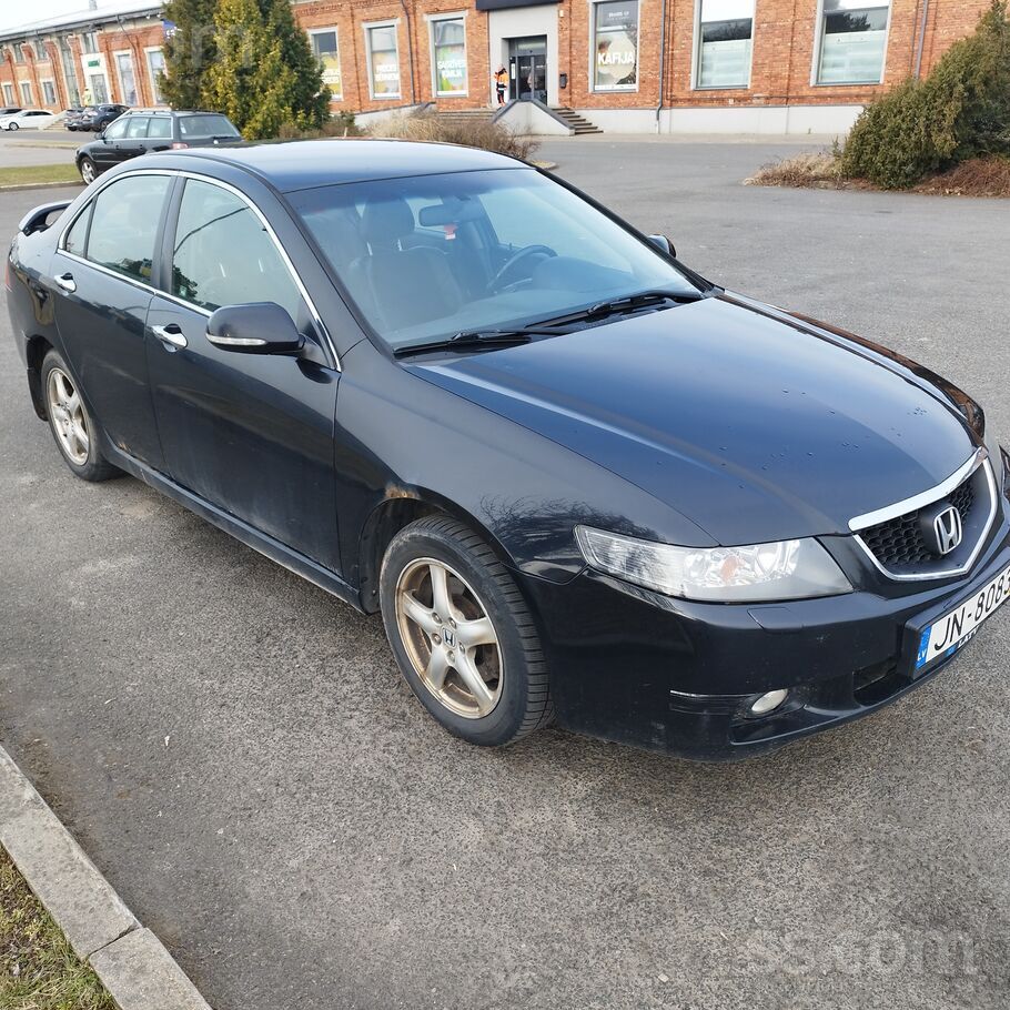 Honda Tirgojas Honda Accord. Augšāmcelšanai vai arī reze