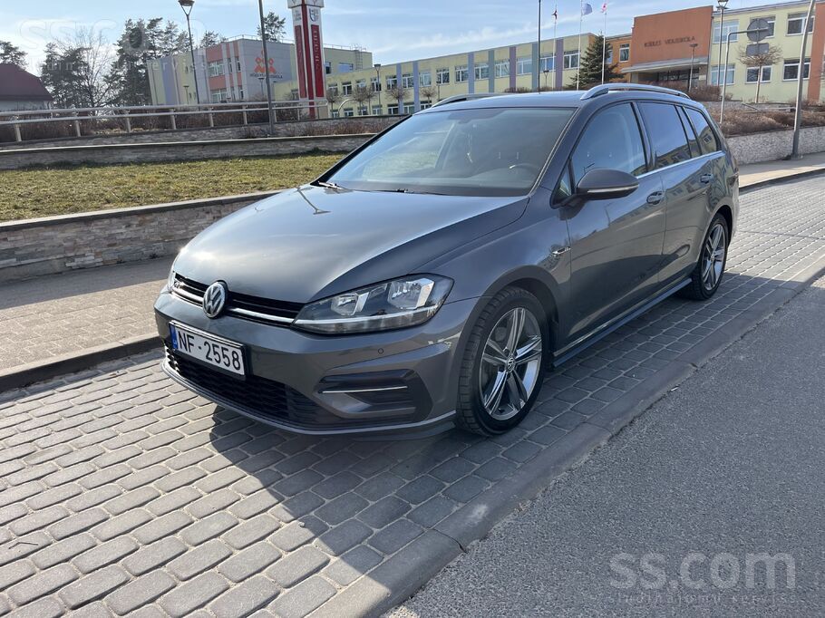 Volkswagen Tiek pāŗdots Golf 7.5 Rline. Salons perfektā stāvo