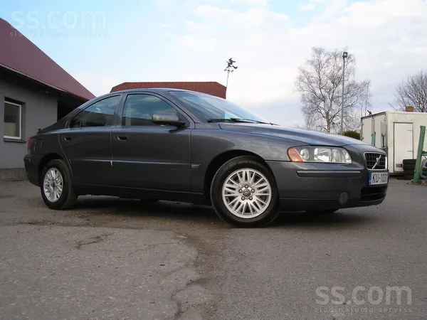Volvo Volvo S60. 2.4d5. Vecā tipa dzinējs. 5cilindri. Me