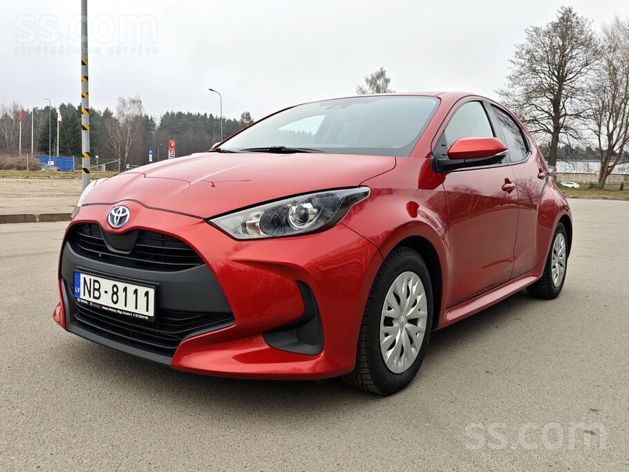 Iegādāta "Amserv Motors Krasta". 
Toyota Yaris 1.5 Hibrid. 
Ta uz diviem g