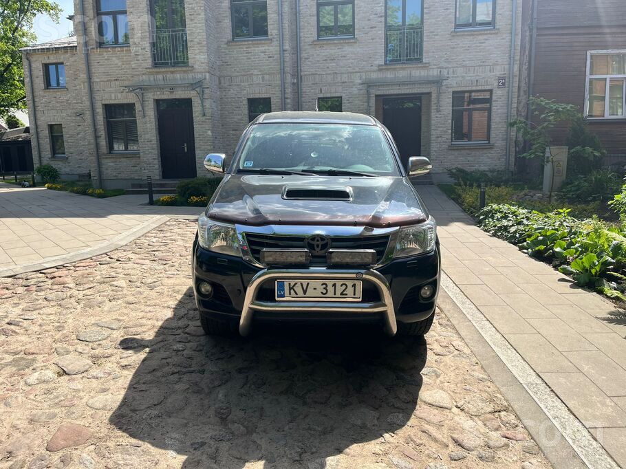 Toyota Pārdodu ļoti uzticamu auto. Pirms pusotra gada rām