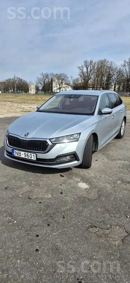 Skoda Uzņēmums pārdod automašīnu Skoda Octavia Elegance 