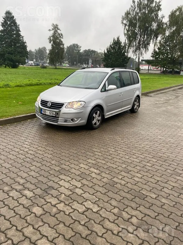Volkswagen Pārdod uzticamu, ekonomisku un praktisku Volkswage