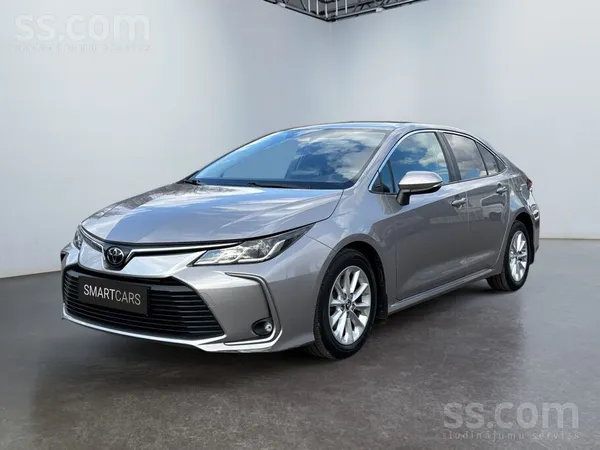Toyota Corolla 1.6 benzīns ar automātisko pārnesumkārbu. Jauns auto iegādāts