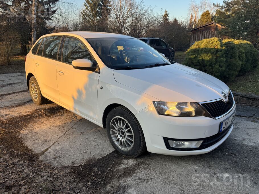 Sakarā ar jauna auto iegādi pārdodu Škoda Rapid 2015, 1.6 dīzelis, manuālā ā