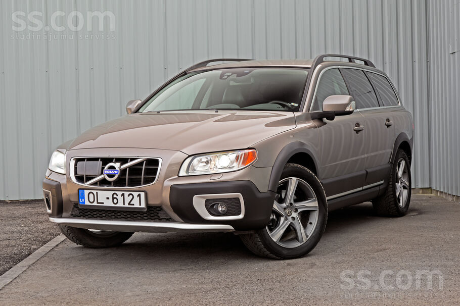 Volvo 5.cilindru dzinējs ar vienu turbīnu. Dzinējs kārba darbojas labi. Visa