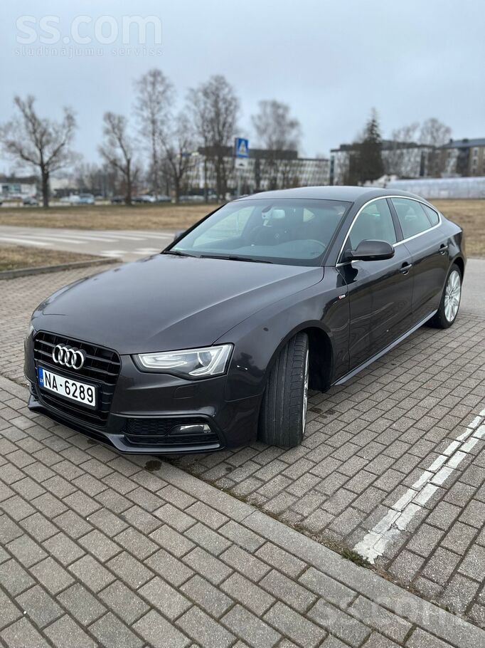 Pārdodu koptu un uzticamu Audi A5 Sportback S-line 2015. gada izlaiduma. Aut