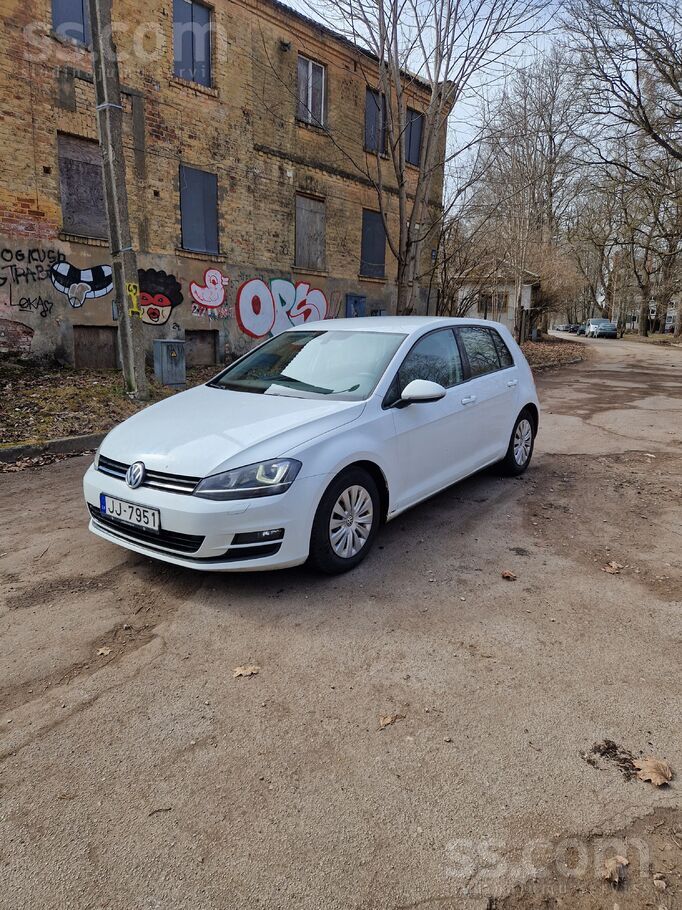 Volkswagen Pārdod golfu normāla darba kārtība. Auto ir sekots