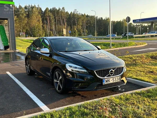 Volvo Pārdodu Volvo ar vizuāliem defektiem. Ziemas riepa