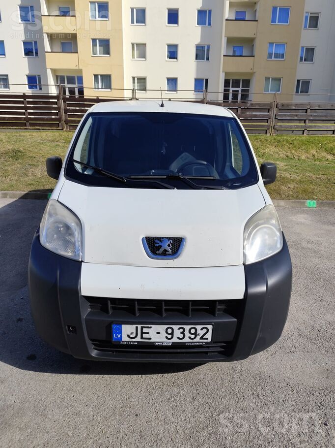 Peugeot Ekonomisks darba auto. Tiek pārdots sakarā ar darb