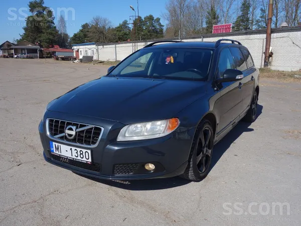 Volvo V70. 2.4D-5. Momentum. Из Италии. Свежий Т. О. В отличном техническом