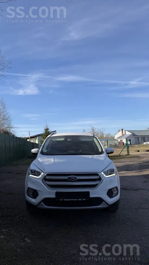 Ford Kuga. Auto ievests no Vācijas. Lieliskais stāvoklis. 2019. gads, aprīli