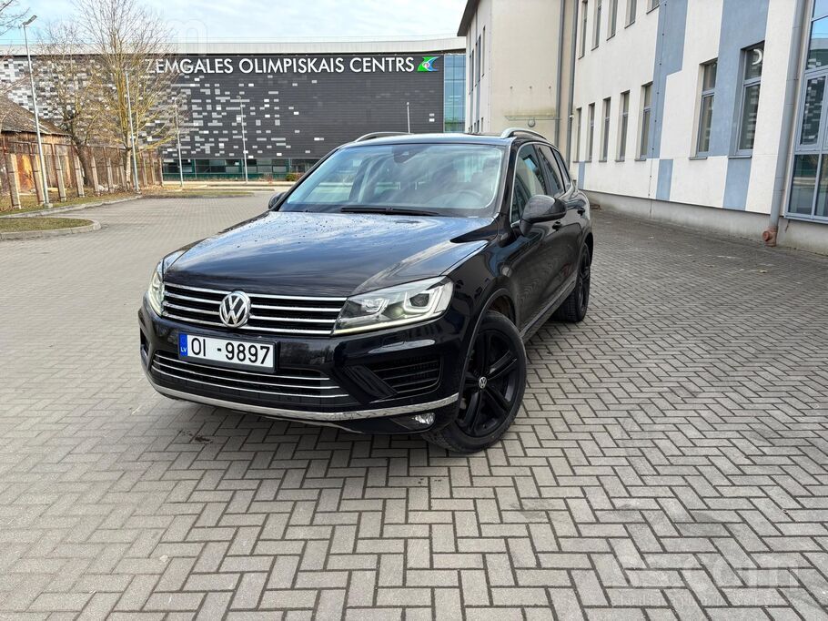Volkswagen Pārdod VW Touareg 3.0 V6 Tdi (193 kW) Executive Ed