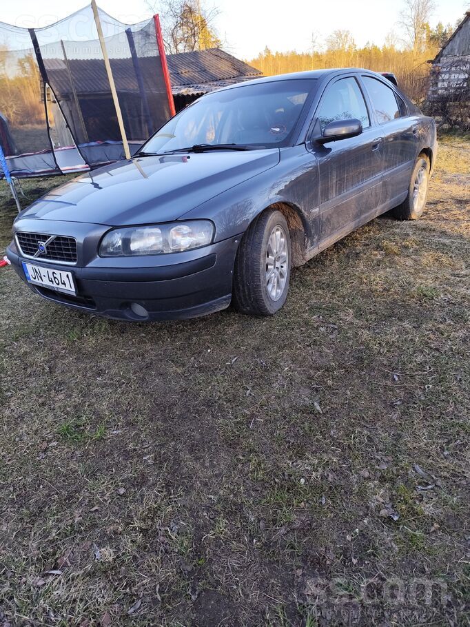 Volvo No defektiem, jāskatās kas ir ar rocenes trosi un 