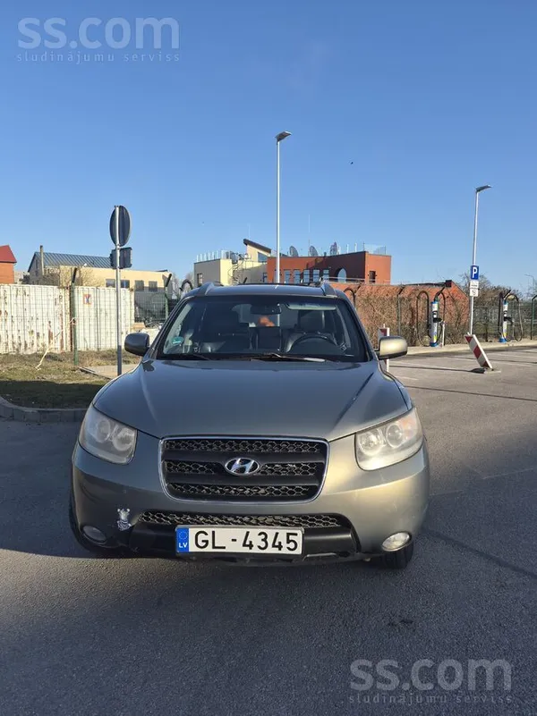 Hyundai Pārdodu labā tehniskā stāvoklī Hyundai Santa Fe. 2