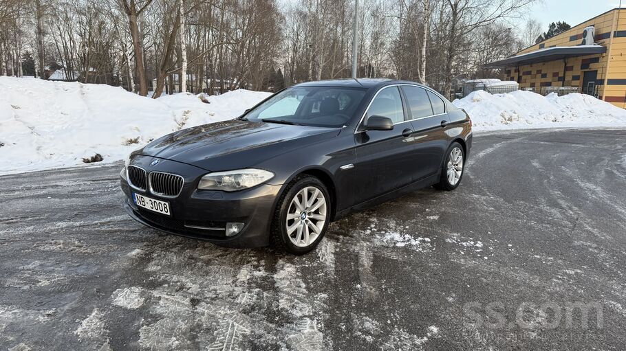 BMW BMW F10 520d (135 kW). 