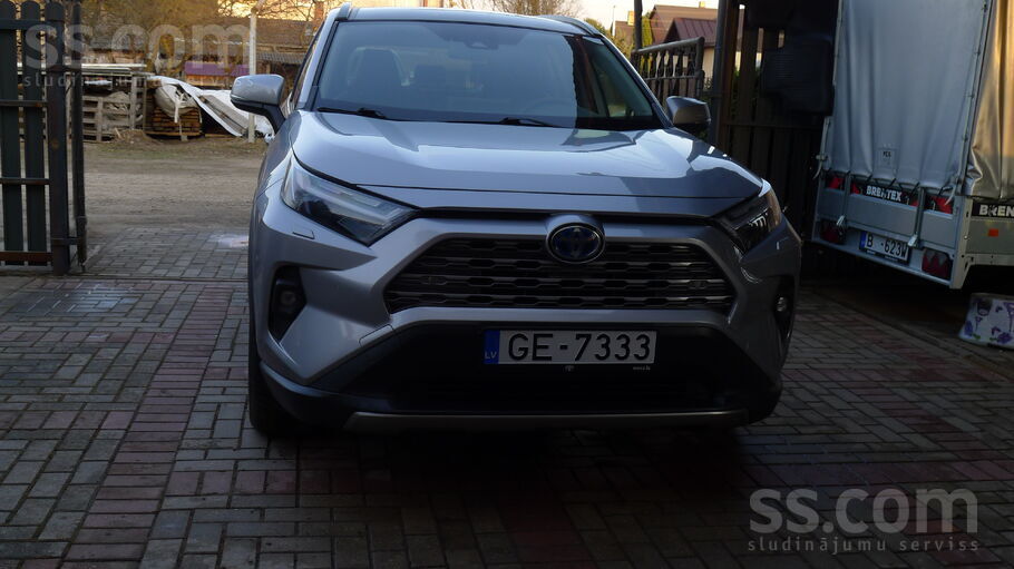 Toyota Pārdodu Rav 4 Hybrid 4 x 4(163Kw222Hp)4Wd. Pirmā r
