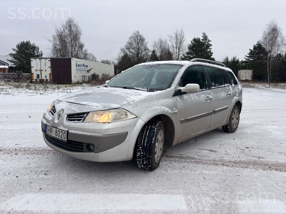 Renault Auto ir ļoti labā tehniskā stāvoklī. Svaiga tehnis