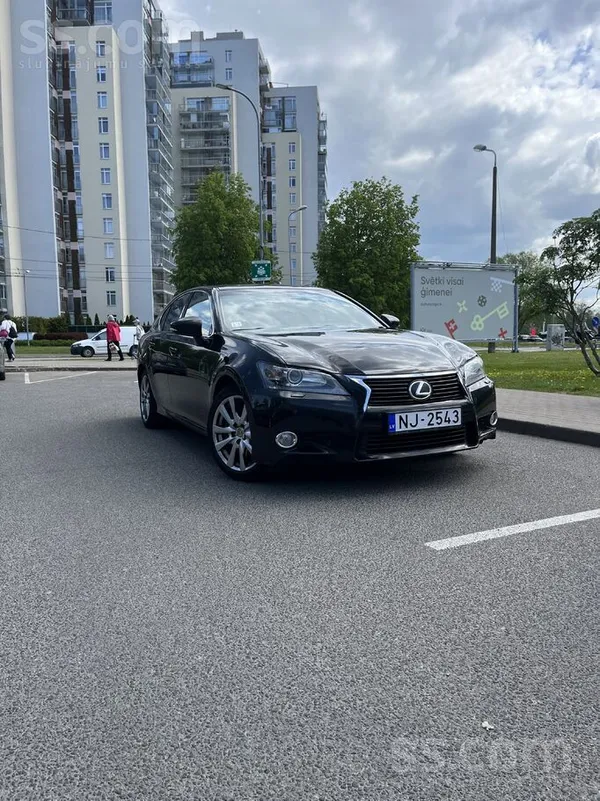 Lexus Продается в хорошем состоянии. оригинальный пробег