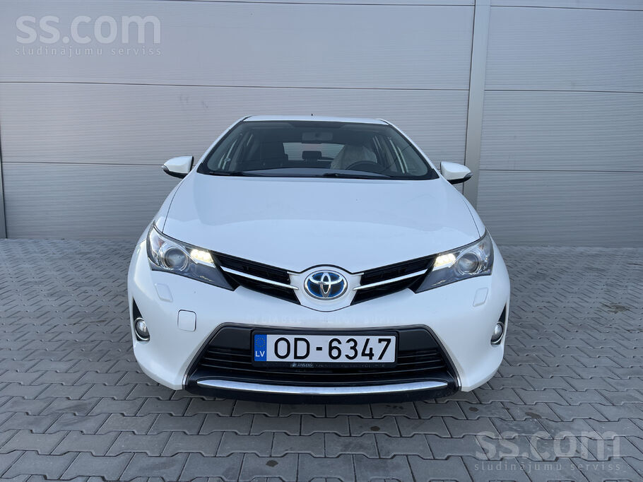 Toyota Toyota Auris 1.8 Hybrid (73kW/100zs), automātiskā 