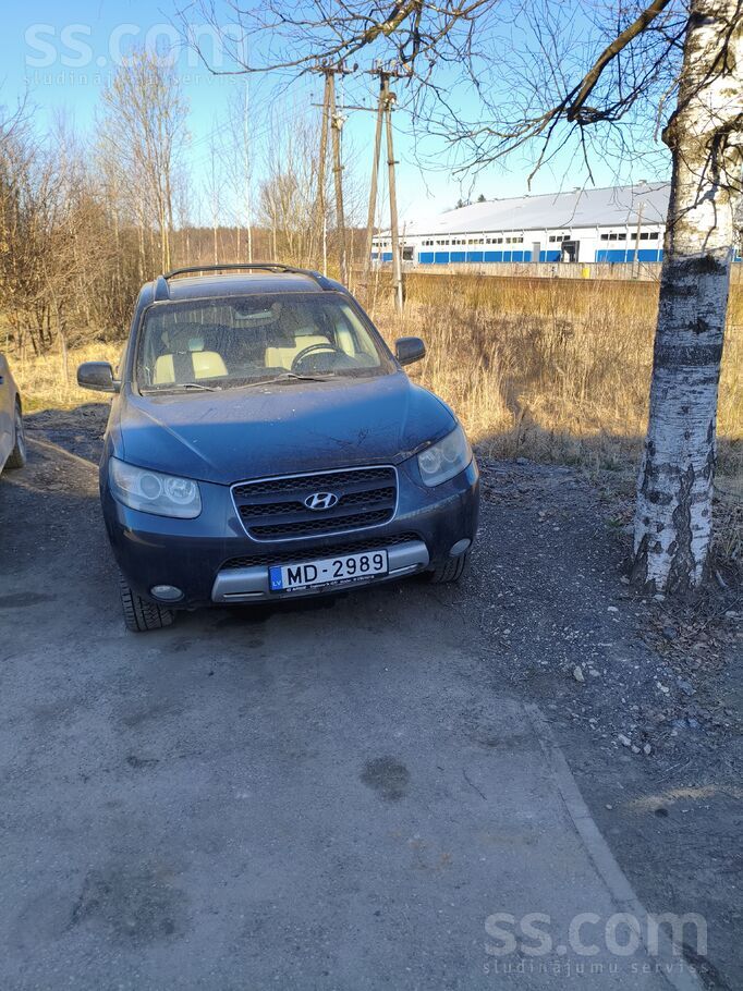 Hyundai Pārdodu Hyundai Santa Fe kuram nessen bija uztaisī