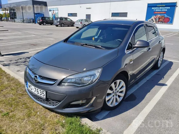 Opel Mašīna labā stāvokli. Nomainīta eļļa vissi filtri.