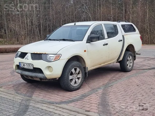 Mitsubishi Pardot Mitsubishi L200. Pardot juridiska persona.