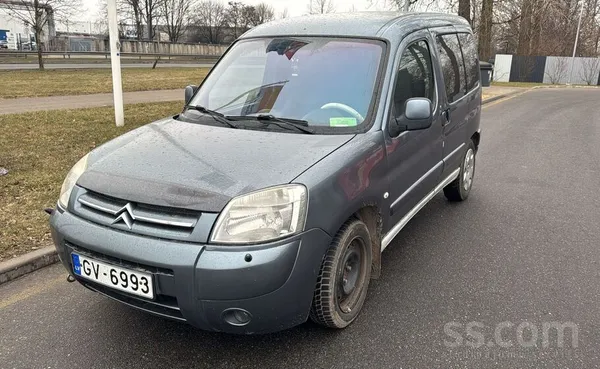 Продам надежного помощника Citroen Berlingo 2007 года выпуска. Идеальный вар