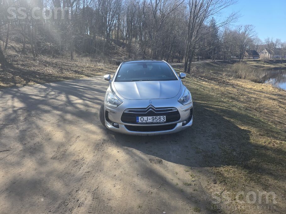 Citroen Pārdod stilīgu auto.