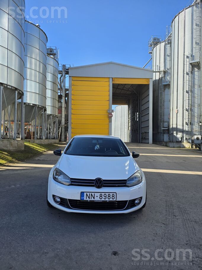 Volkswagen Motors 90kw, alcantars griesti, sīkāk pa telefonu.