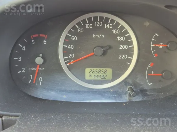 Nissan Pārdodu Nissan Almera Tino 2005. gada, 2.2 dīzelis