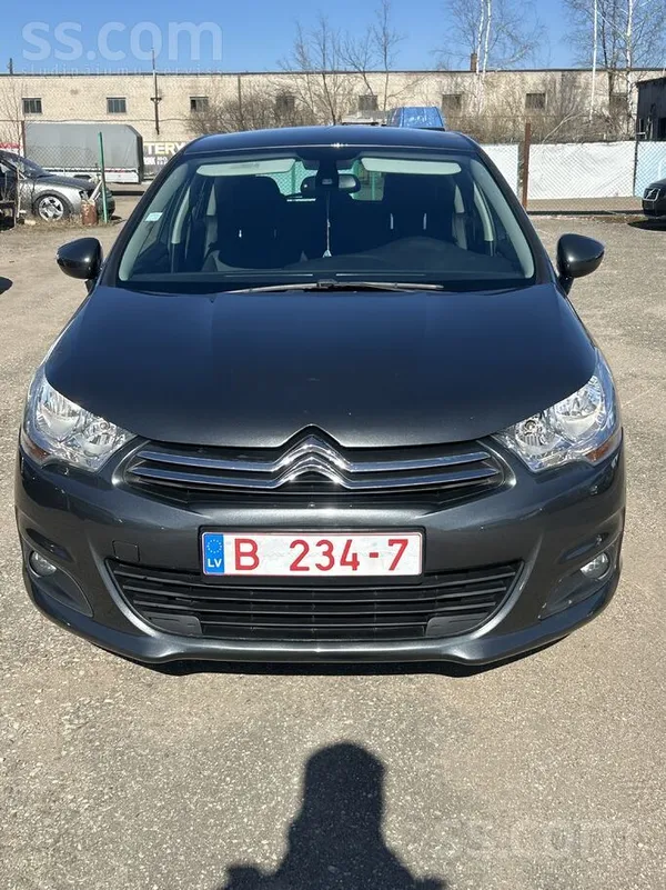 Citroen Citroen C4. Auto tikko no Francijas. Lieliskais st