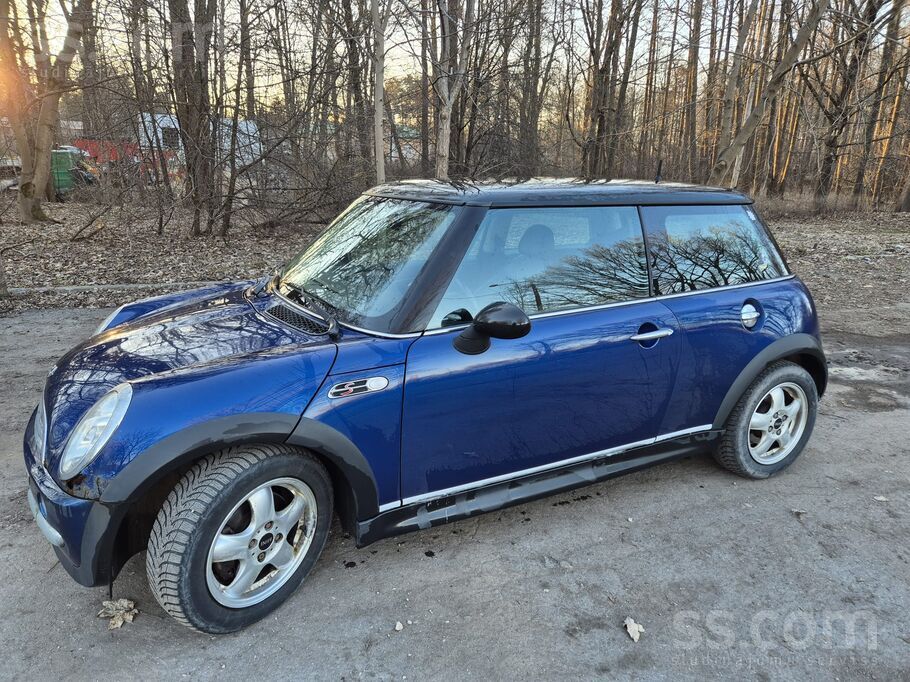 Mini Pātdodas jestrs Mini. Auto ir redzami vizuāli defe