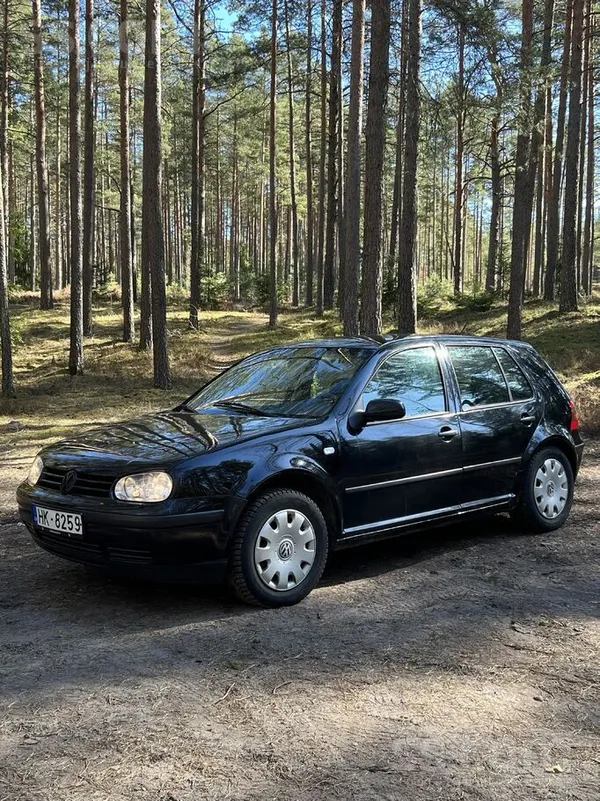 Volkswagen Pārdodu sakarīgu un ļoti ekanomisku golfu.